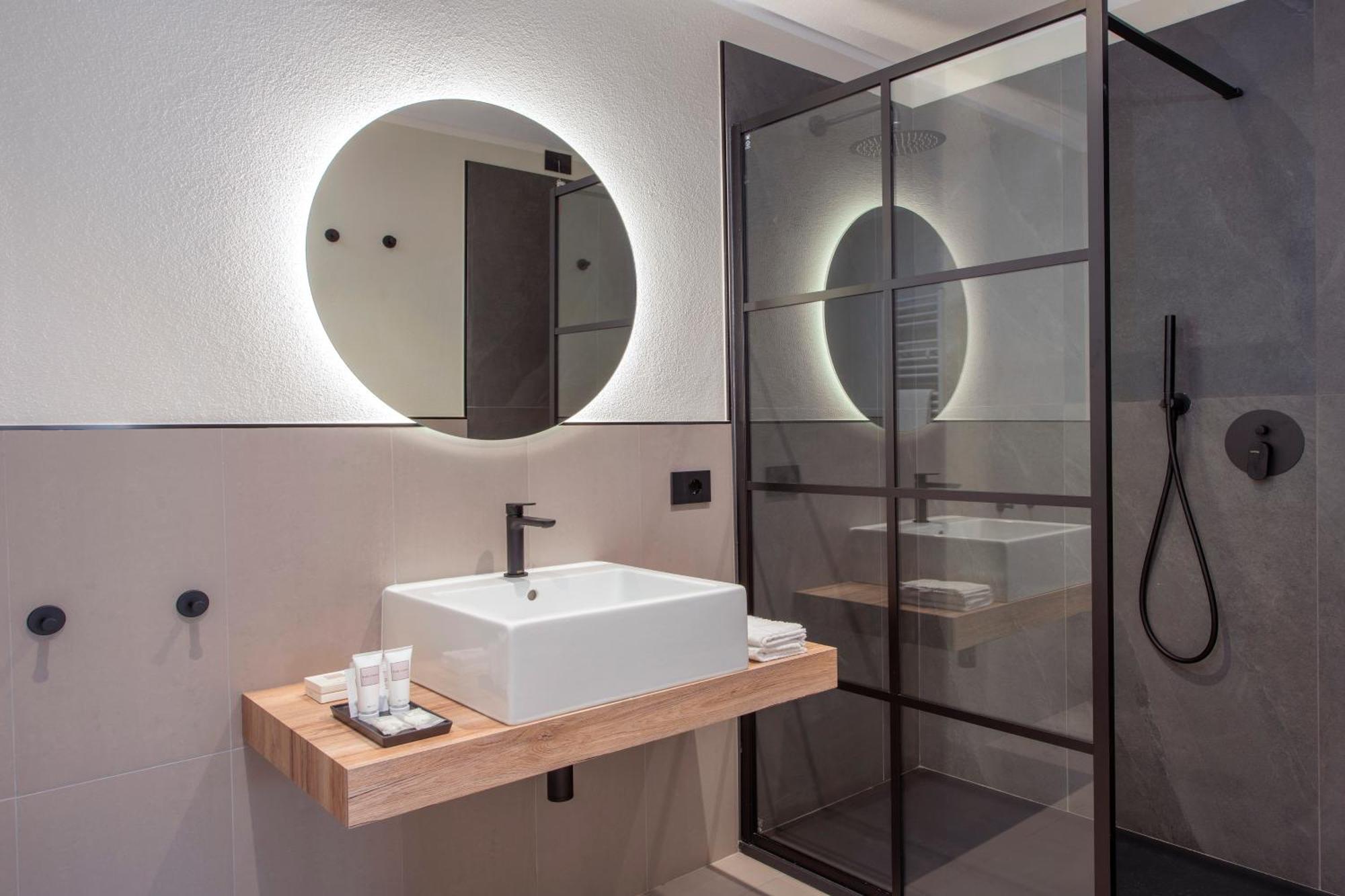 Mem Lodge And Suite Pula Ngoại thất bức ảnh